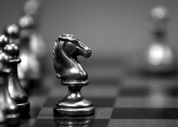 فهم أعمق للسياسة والأمن والعلاقات الدولية والقضايا الاستراتيجية