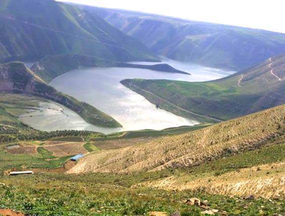 حين يسكر القلب بعصير الرمان... حكاية حوران التي لا تذبل